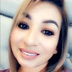 Meet your Posher, Yadira